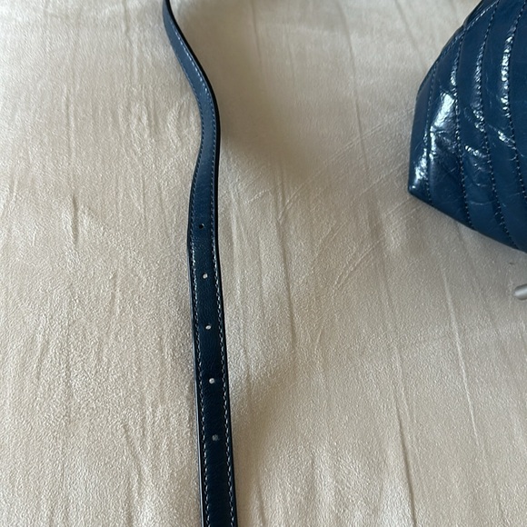 Tory Burch Drawstring Bucket Bag Blue Leather - Picture 10 of 14